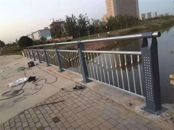 桥梁护栏